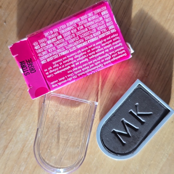 NWT Mary Kay storm eyeshadow - Picture 3 of 3